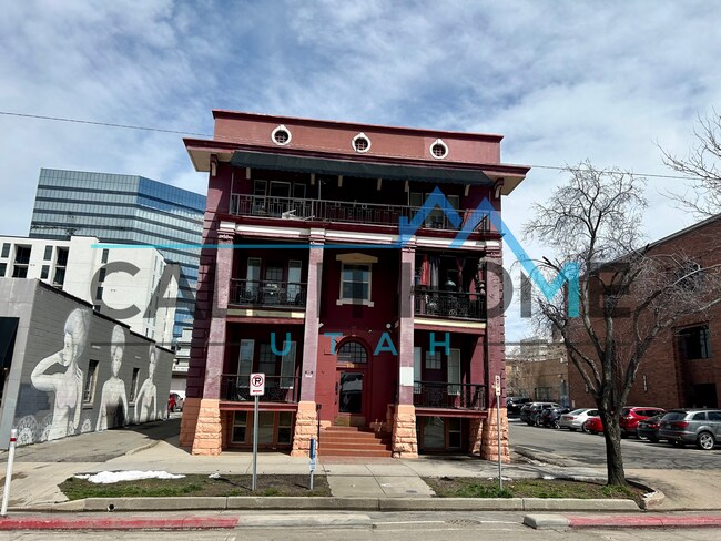 Exterior - 251 E Broadway