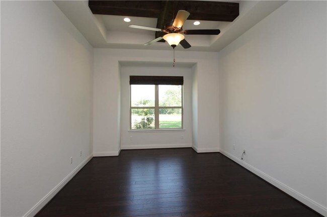 Building Photo - 510 Doe Whisper Way