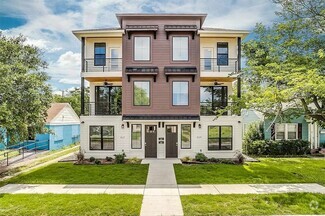 Building Photo - 2305 Benbrook Blvd