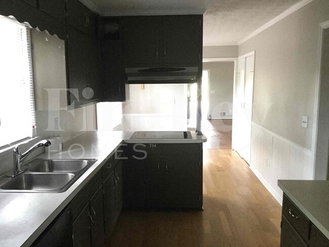 Building Photo - 965 Sugar Creek Dr SE