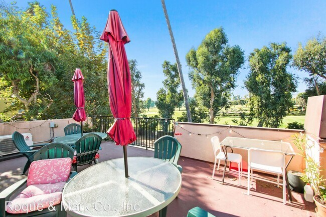 Foto del edificio - 2 br, 2 bath Apartment - 12246 Montana Ave...
