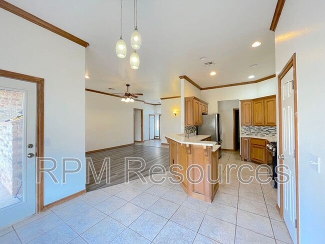 Building Photo - 11165 Madison Ave