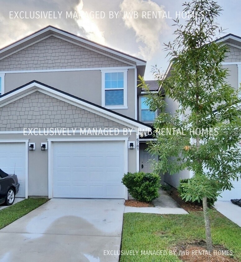Foto principal - 6781 Lake Mist Ln