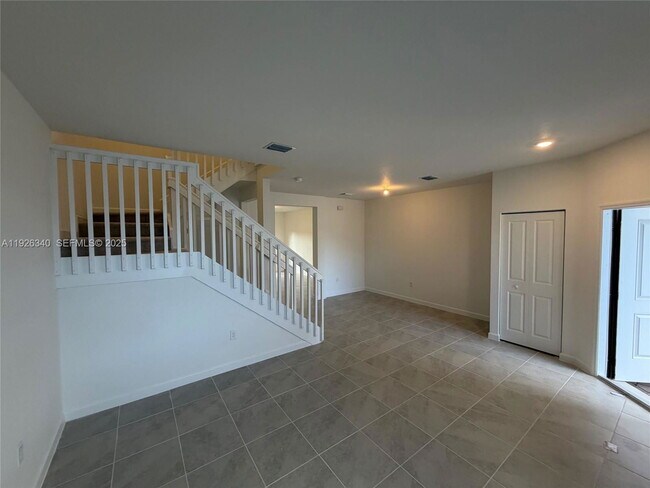 Foto del edificio - 2728 SE 26th Ave