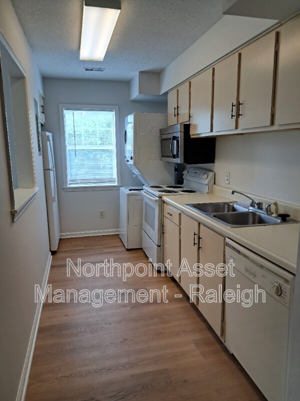 Foto del edificio - 138 Kingsbury Dr