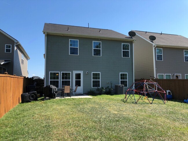 Building Photo - 4 Bedroom 2.5 Bath House in Cane Bay Plantation - Summerville