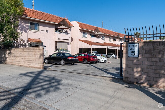 Gate - Laurel Woods Condominiums