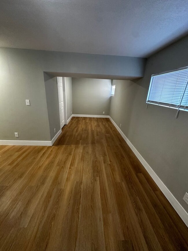 Building Photo - Recently Remodeled 3 Bed 2 Bath with Additional Finished Room