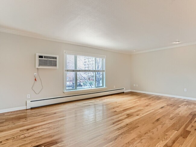 Foto del edificio - Evolve Real Estate: Welcome to This Charmi...