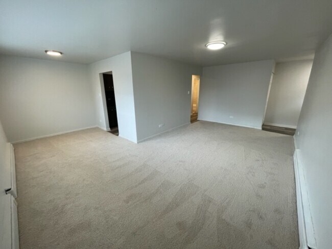 Building Photo - 481 East End Ave
