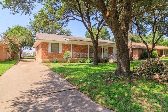 Foto del edificio - 3348 Mapleleaf Ln