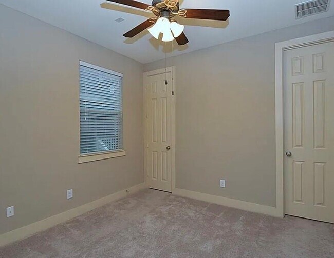 Foto del edificio - 1241 Nelson Falls Ln