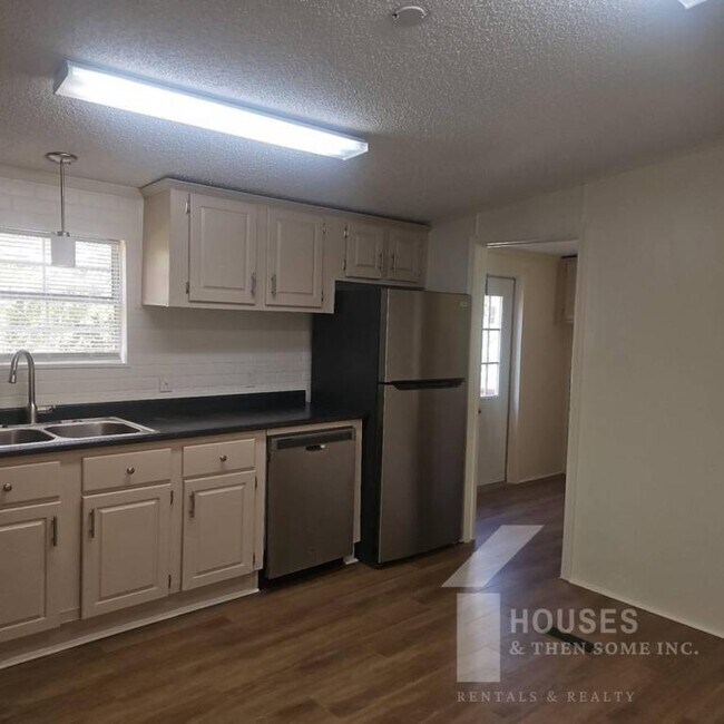 Foto del edificio - 309 Ashwood Ln