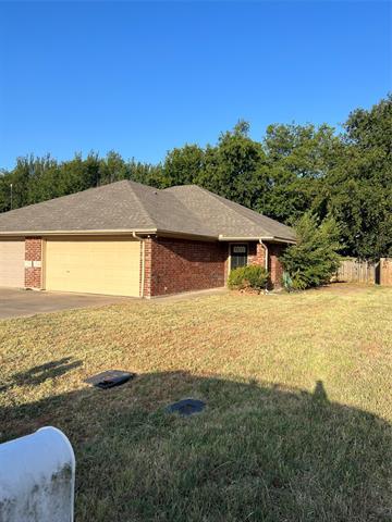 Building Photo - 104 Honey Bee Dr