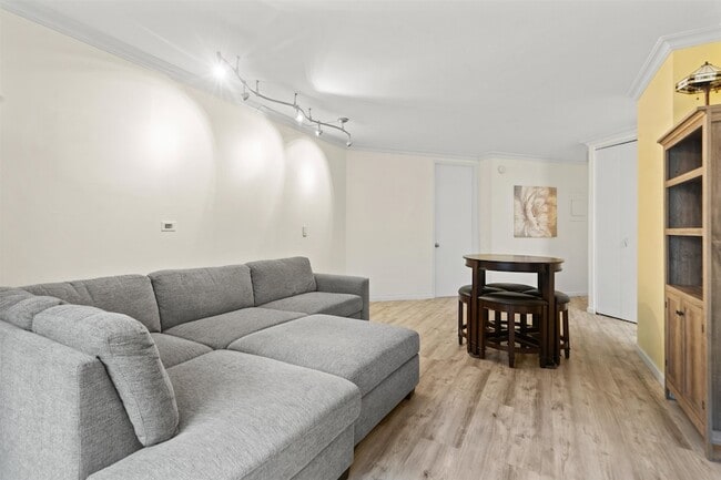 Photo - 7004 JFK Blvd E House