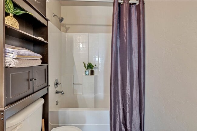 Foto del edificio - Adorable Cozy Home in Yukon (Mustang Schools)