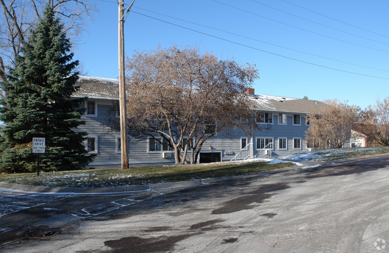 Building Photo - 3940 Peters Pl