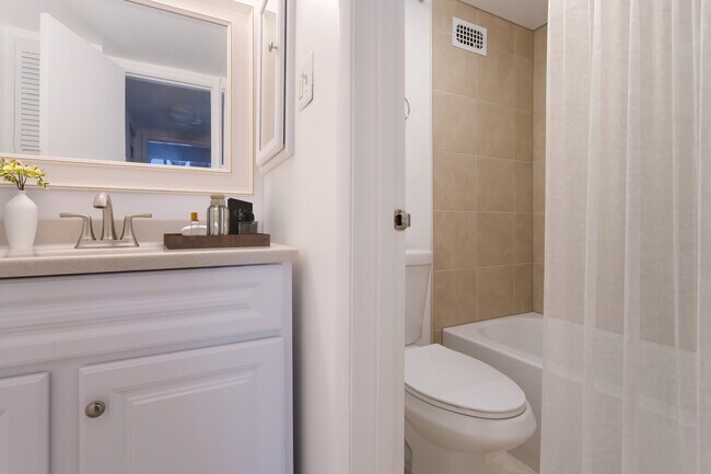 Baño - 4 Monroe St