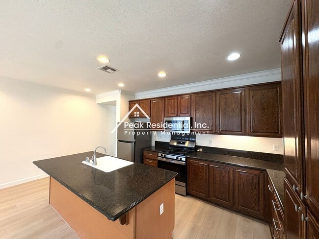 Foto del edificio - Very Nice Elk Grove 3bd/2ba Home!