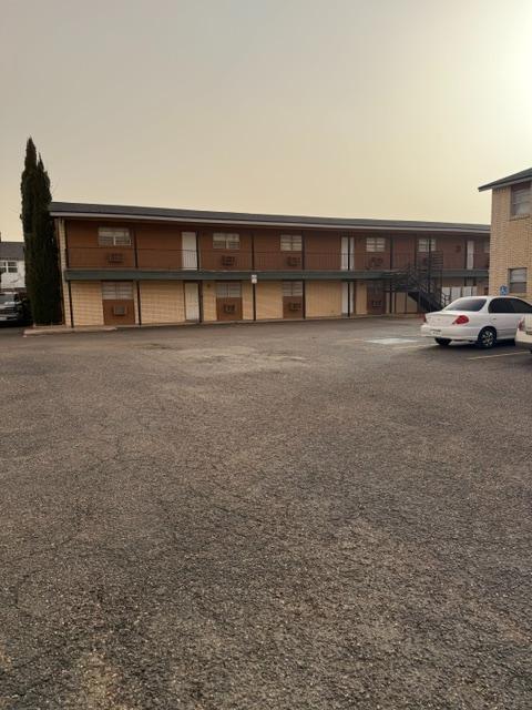 Foto del edificio - 7410 Quaker Ave