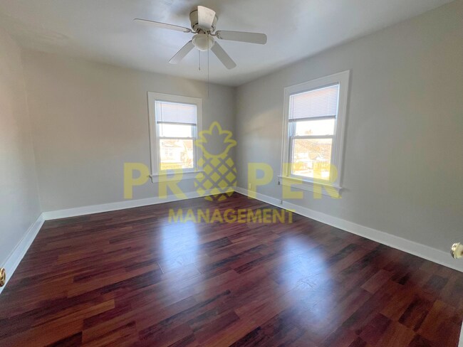 Building Photo - 3 bedrooms 1 bathrooms house for rent