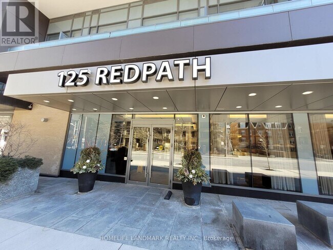 Photo du bâtiment - 125 Redpath Ave