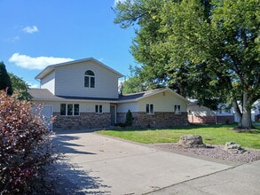 Building Photo - 4424 6th Ave S