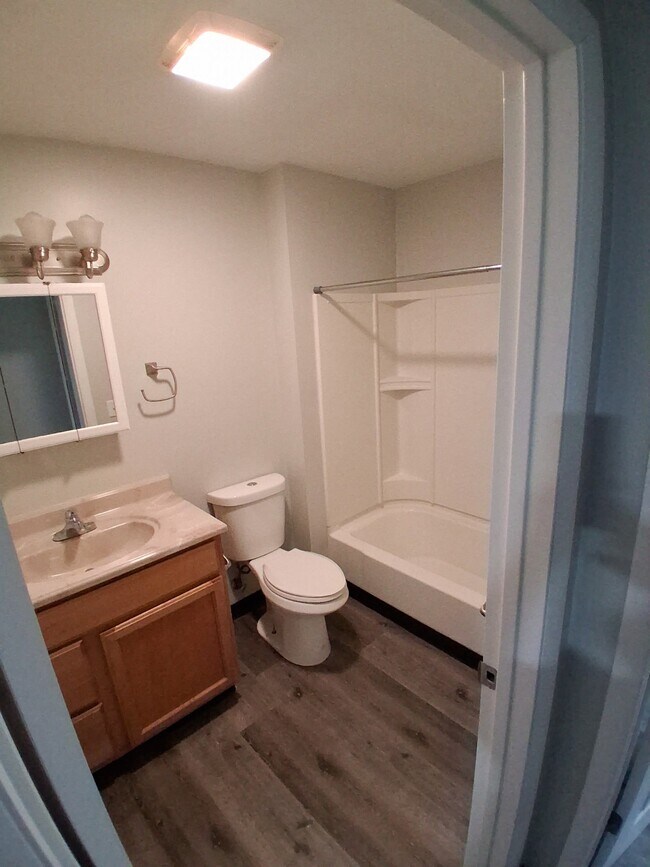 Foto del edificio - 204 Grand Ave