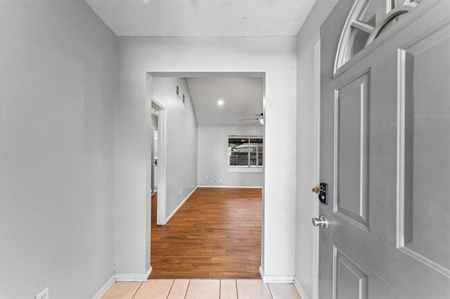 Building Photo - 11227 Verlaine Dr