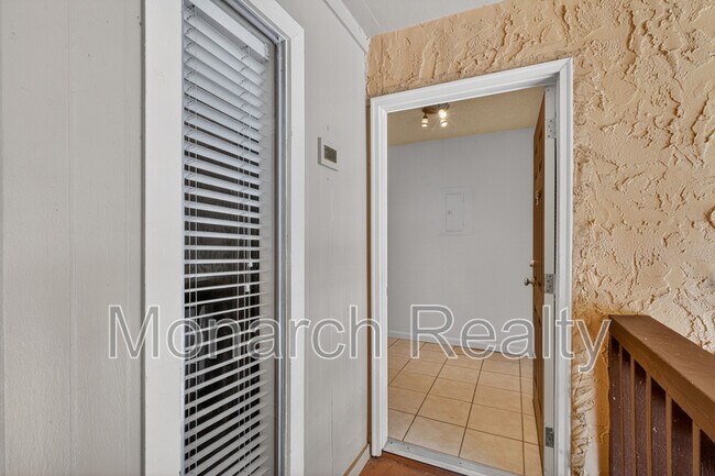 Foto del edificio - 1810 NW 23rd Blvd