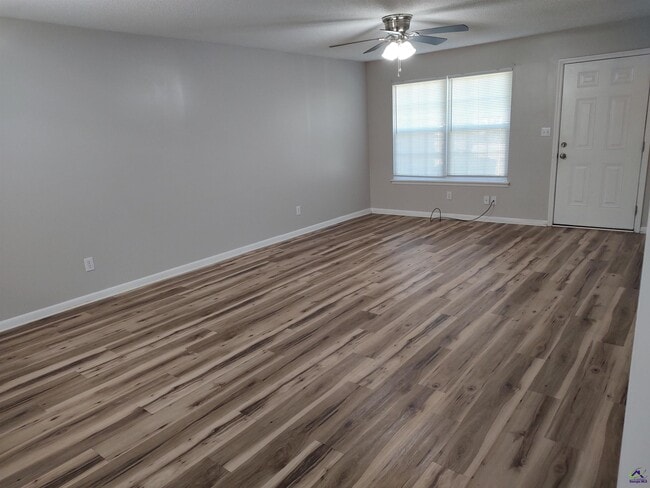 Building Photo - 606 Gawin Dr