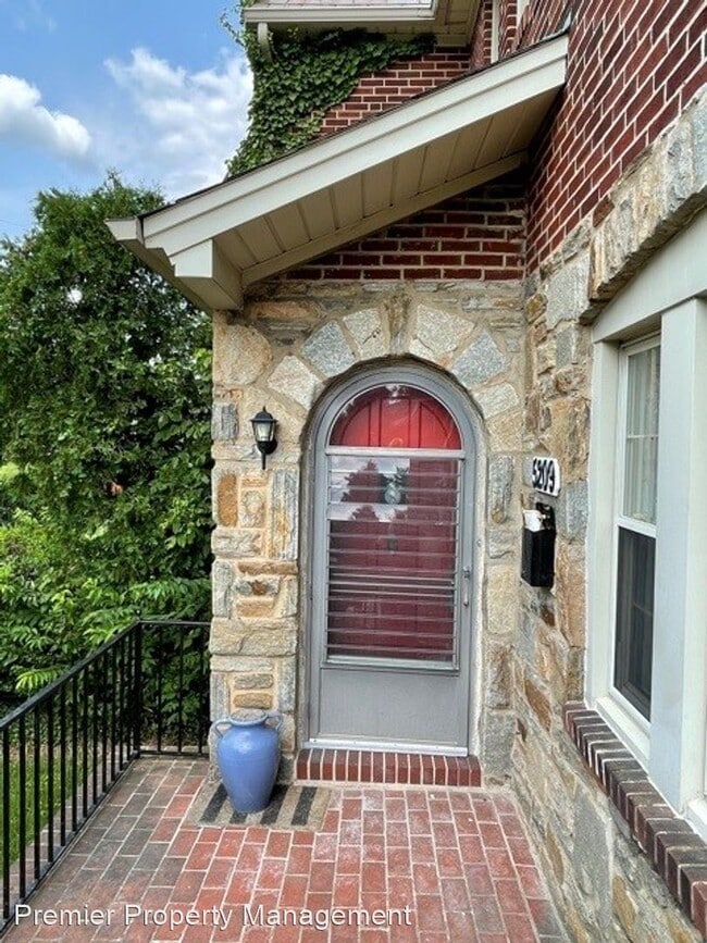 Building Photo - 3 br, 2.5 bath House - 5209 Walther Avenue