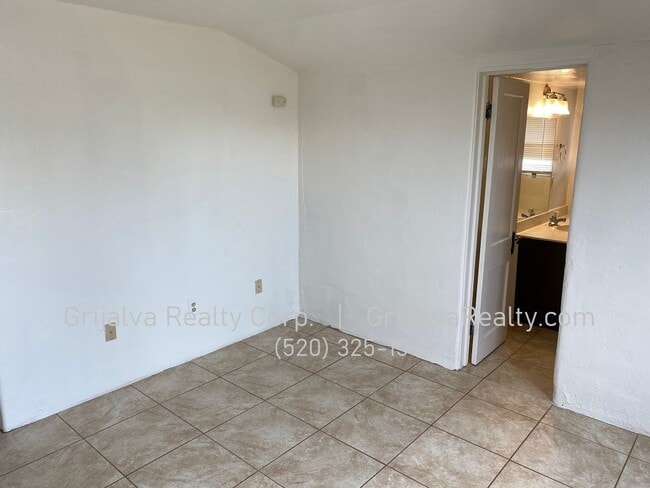 Building Photo - 213 W Ohio St
