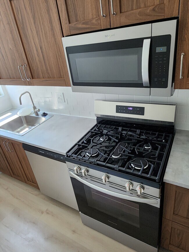 Foto del edificio - 5028 Pembridge Ave