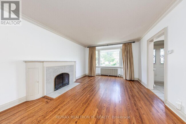 Photo du bâtiment - 425 Broadway Ave