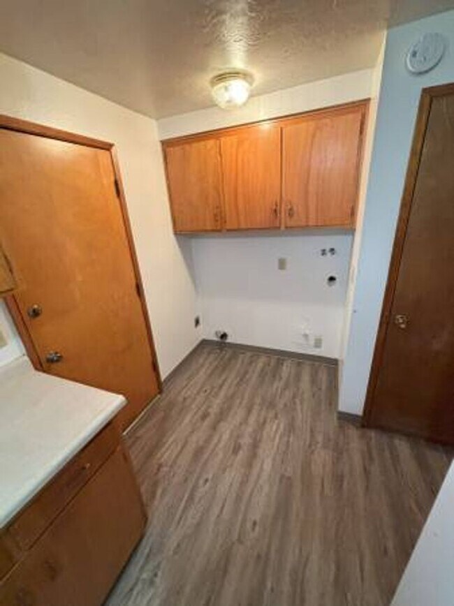 Building Photo - 4669-4671 Barger Ave