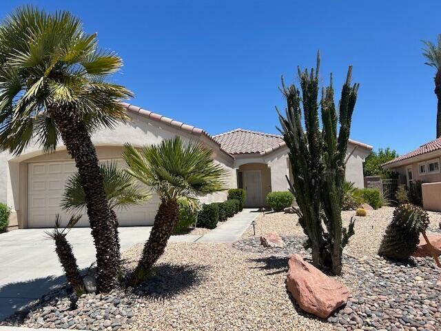 Foto principal - 37290 Springdale Ave