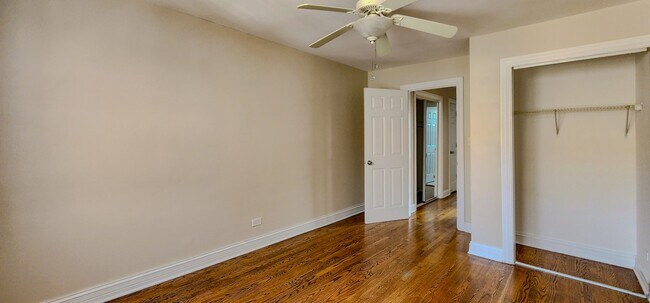 Foto del edificio - 7320 N Ridge Blvd