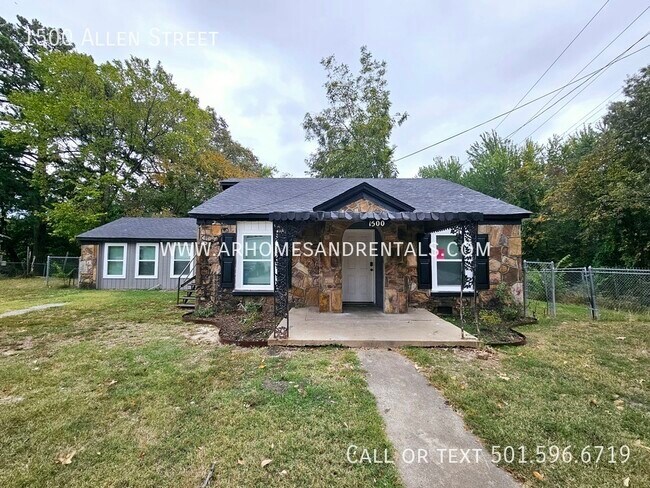 Building Photo - 1500 Allen Street | $1195 | 4 beds, 1 full...