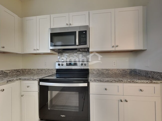 Building Photo - 344 Bristol Way