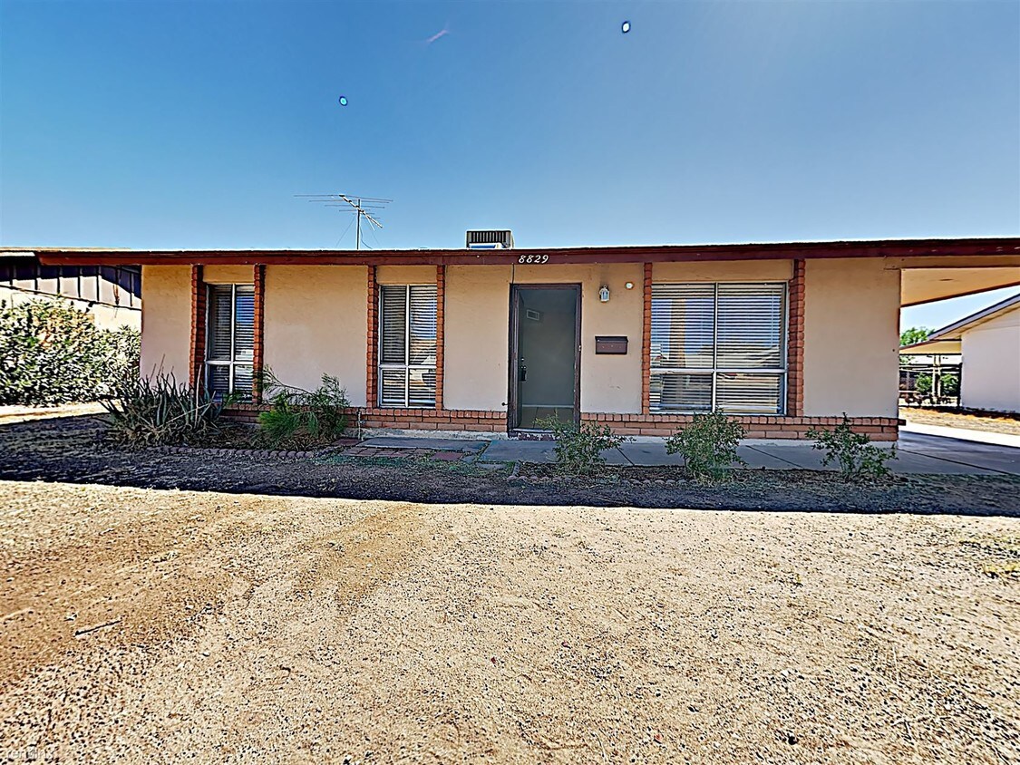 Primary Photo - 2 br, 1 bath House - 8829 W Turney Ave
