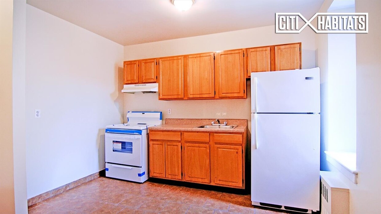 Foto principal - 1 E Kingsbridge Rd