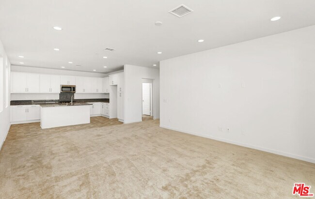 Building Photo - 6972 Calla Lily Dr