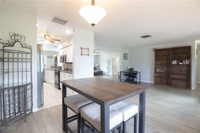 Building Photo - 77 Cardinal Dr