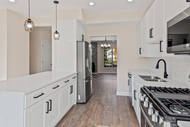 Foto del edificio - 546 W Parkside Dr