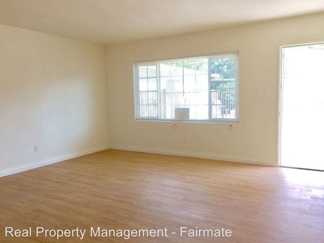 Building Photo - 1162 Del Valle Ave