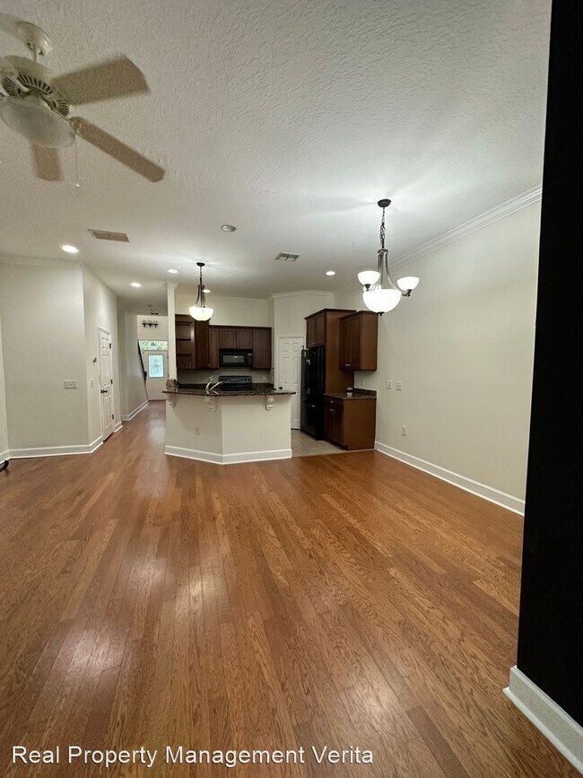 Building Photo - 2 br, 2.5 bath House - 340 E Kaley St