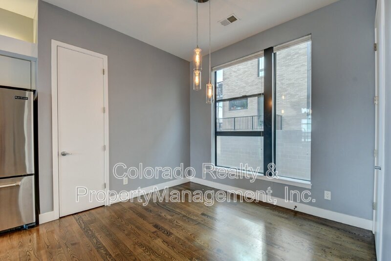 Primary Photo - 3205 Shoshone St