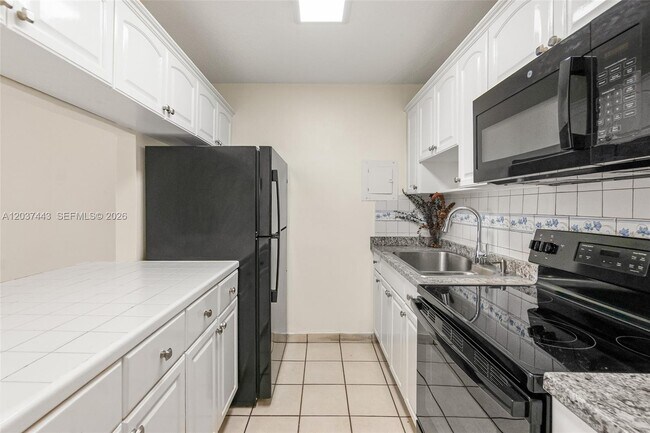 Foto del edificio - 677 SW 9th Ave