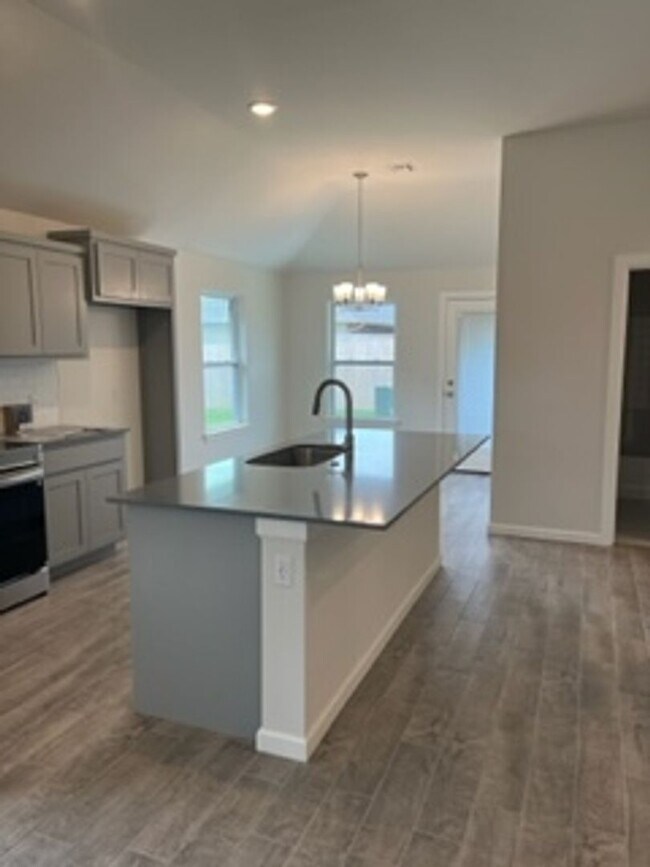 Building Photo - New Home!